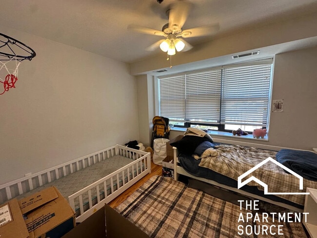 Photo - 1337 W Fargo Ave Unit 404