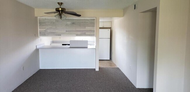 Photo - 258 Ulster Ln