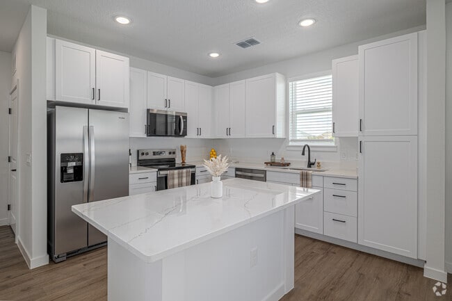 Cypress Grove 2BR, 2BA - 1,165SF - Kitchen