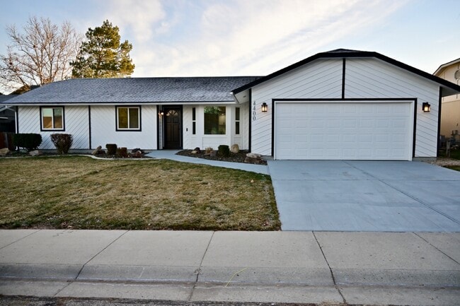 Building Photo - 4400 S Carbine Ave