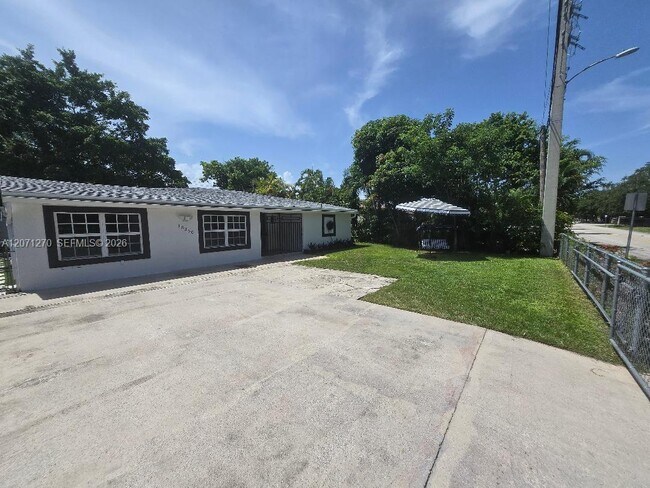 Photo - 18360 NE 22nd Ave