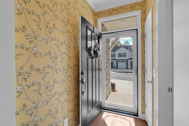 Photo - Beautiful Fully Furnished.