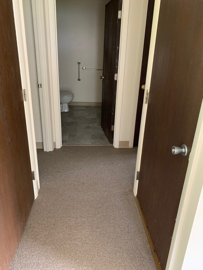 Photo - 930 W Main St Unit 1