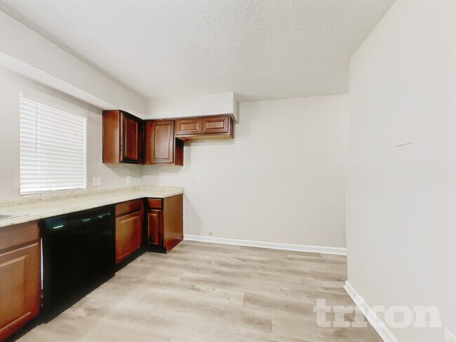 Photo - 2806 W Birchdale Dr