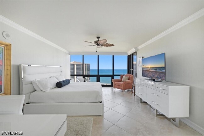 Building Photo - 4751 Gulf Shore Blvd N Unit PH7