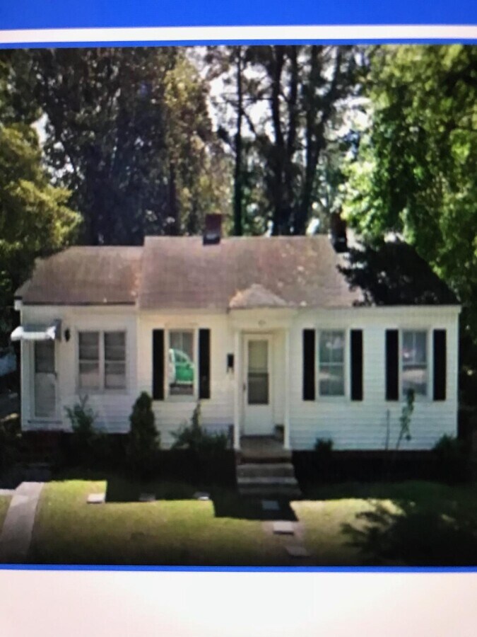 Photo - 104 N Jarvis St House