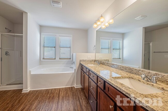 Photo - 4035 Evelyn View Ct