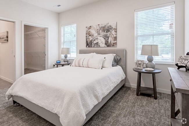 2BR, 2BA Den - The Minnetonka Villa