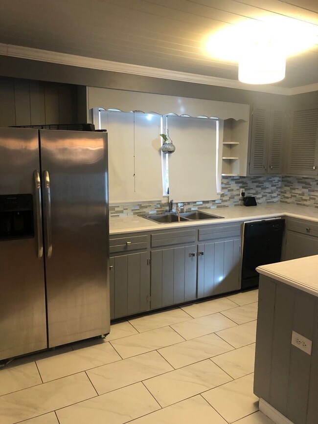 Photo - 4 Bed / 2.5 Bath