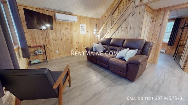 8 Sand Beach Ln