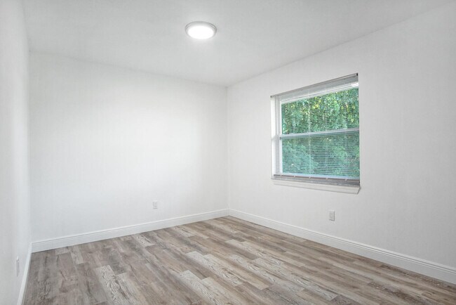 Photo - 2111 Jacobs Rd