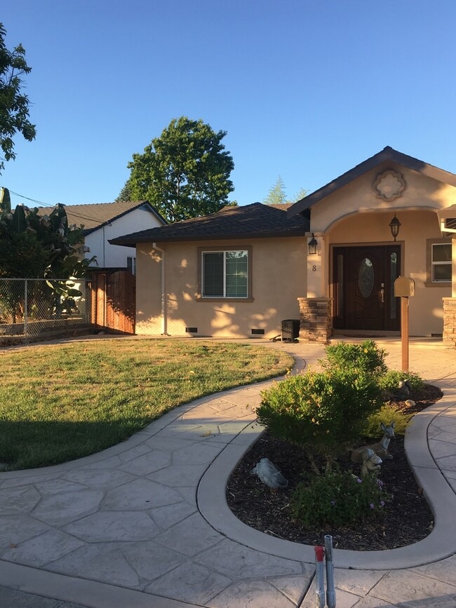 Photo - Gorgeous, 3 bedroom, 2.5 bath home, ready for move in