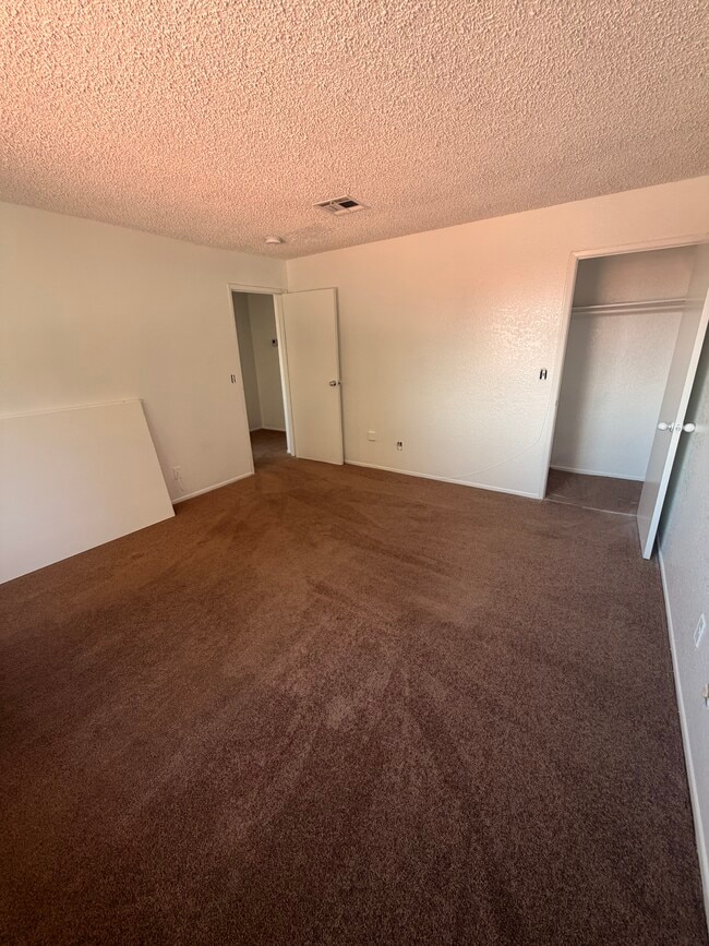 Photo - 1728 W Avenue J15 Unidad APT 1