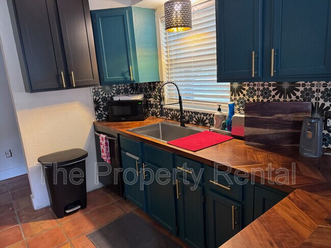 Photo - 1604 N Sam Houston Ave