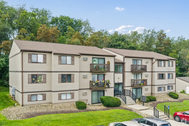 Building Photo - Hawthorne Manor