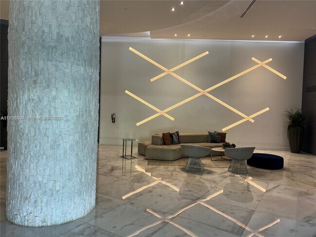 Photo - 3300 NE 192 St Unidad 616