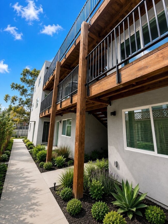 Building Photo - 1259 Lincoln Ave Unit 303