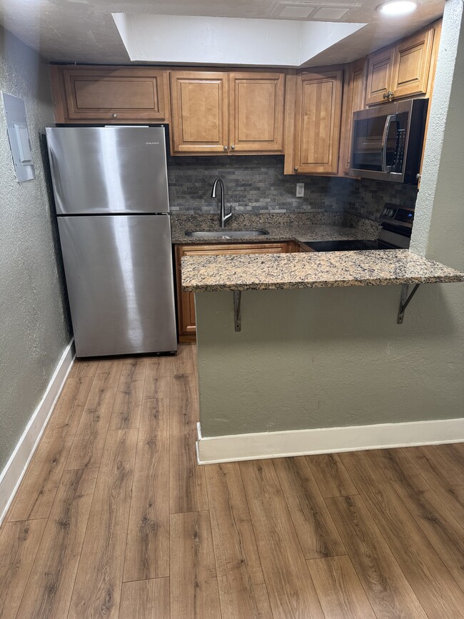 Building Photo - 5827 NW 22nd Ct Rental