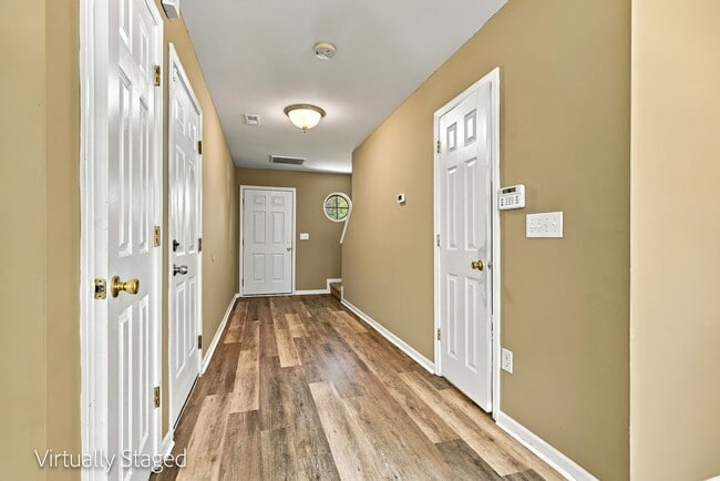 822 Oakshire Cir