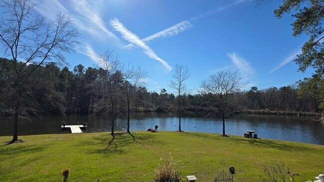 311 Derrick Ln