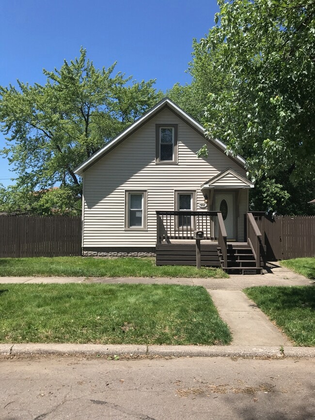 Photo - 808 Belden St Casa