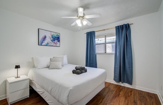 Photo - 5542 Holly St Unidad 209