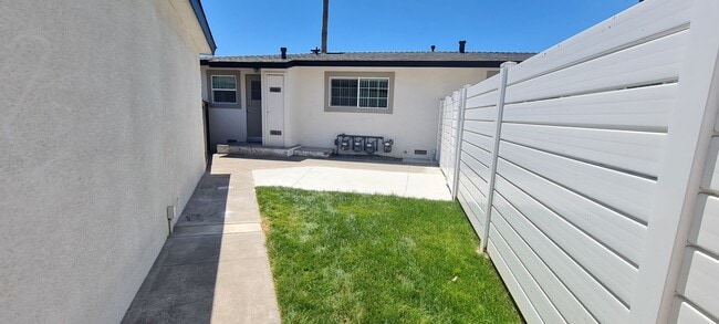 Photo - Remodeled 1 Bedroom Unit in Orange Unidad 1471