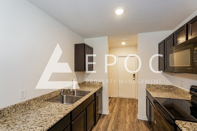 Photo - 719 N 13th St