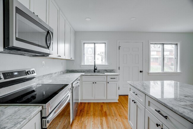 Photo - 2403 Flint St