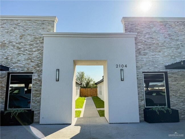 Building Photo - 15 Cassandra St Unit 3