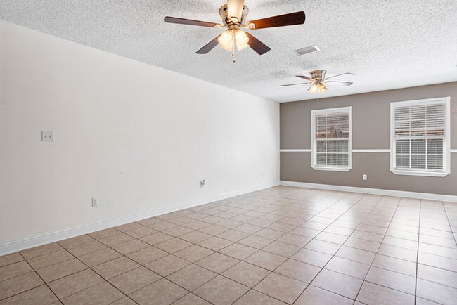 Photo - 1517 Porpoise St