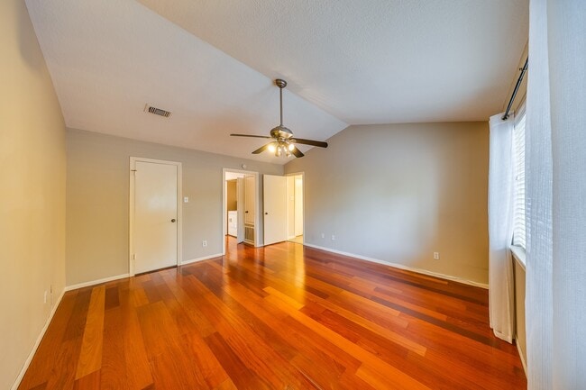 Photo - 1018 Memorial Village Dr Unit 124