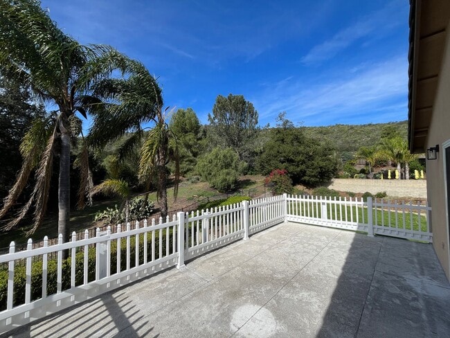 Photo - MOUNTAIN VIEWS!! Newbury Park 4+2.5 on cul-de-sac lot!