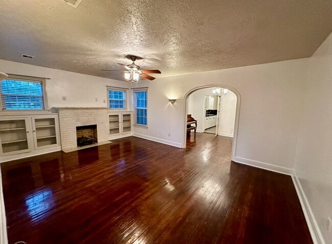 Photo - 212 W Hunnicutt Ave