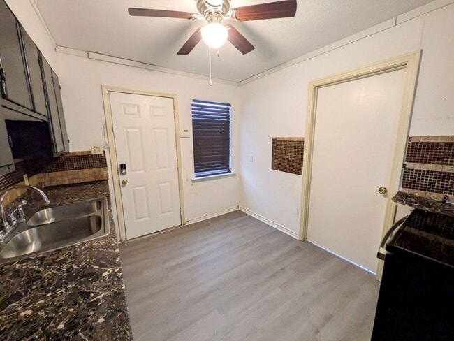 Photo - 4185 Steelton St