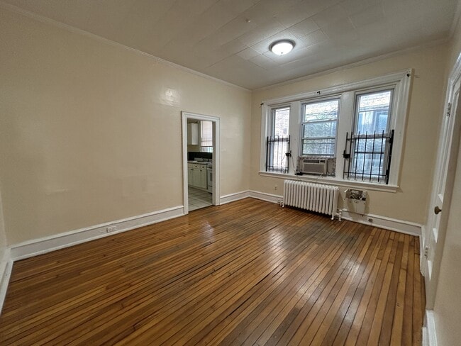 Building Photo - 252 W 72nd St