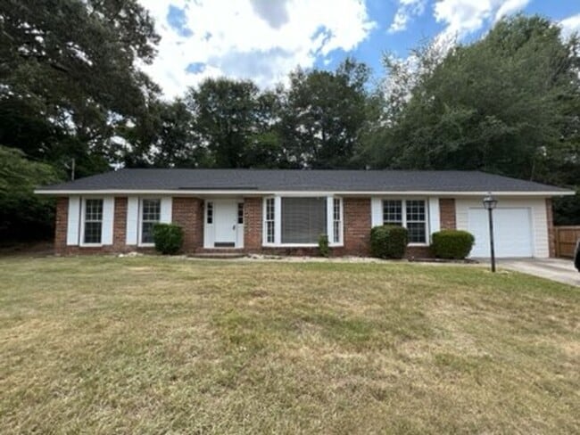 Newly updated 3 Bedroom/2 bath/bonus area ... - Newly updated 3 Bedroom/2 bath/bonus area ... House