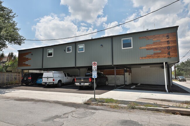 Photo - 5504 La Branch