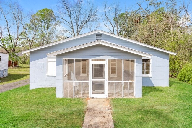 Building Photo - 1121 Lake Ave