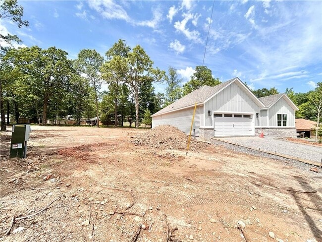 Photo - 8 Kirkdouglas Ln
