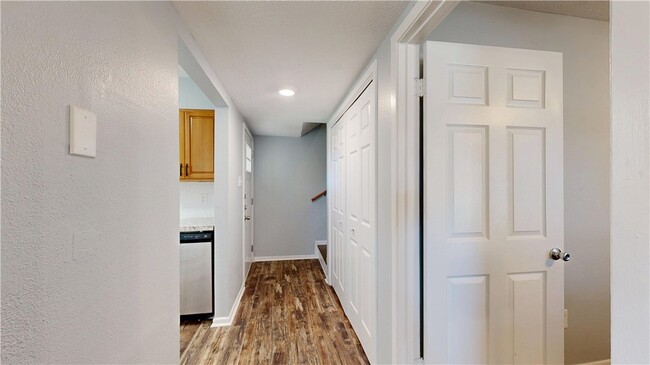 Photo - 1325 Airline Dr