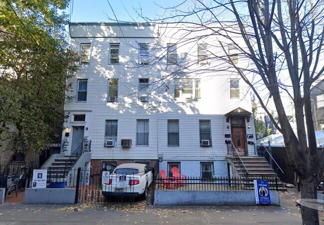 Building Photo - 216 1st St Unit 3 Rental