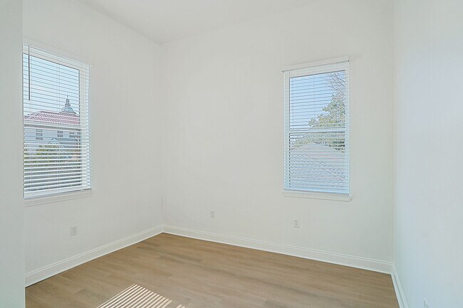 Photo - S Saratoga Unit 201