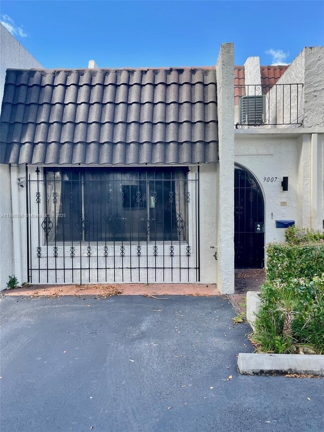 Photo - 9007 SW 62nd Terrace