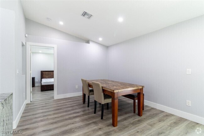 Building Photo - 2035 Desoto Blvd S Rental