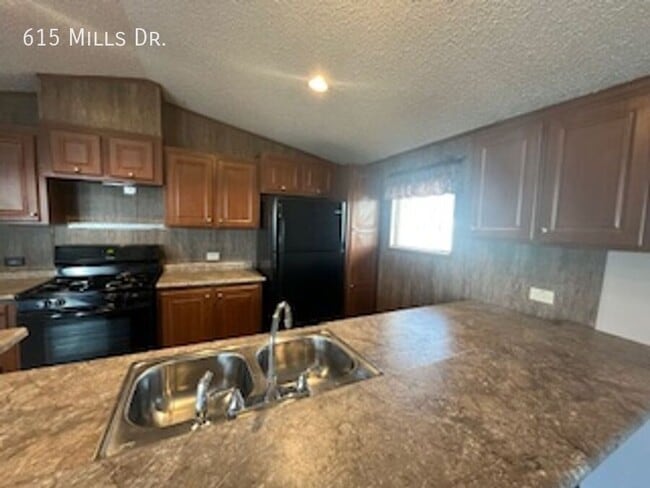 Photo - 615 N Mills Dr