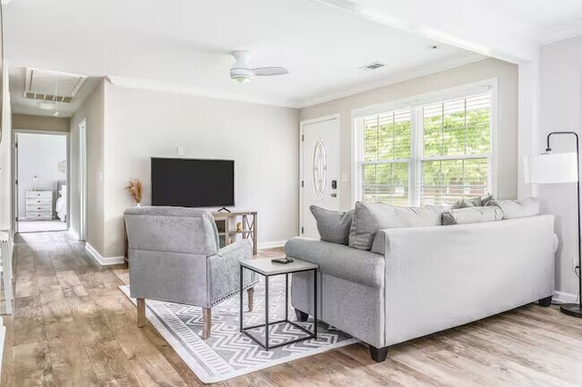 Photo - Horne Pl Main House