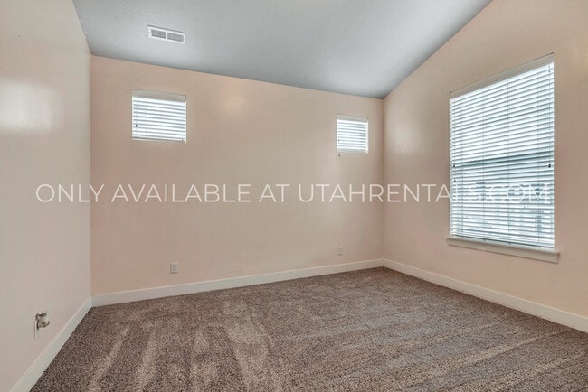 Photo - 42 W Silver Springs Dr