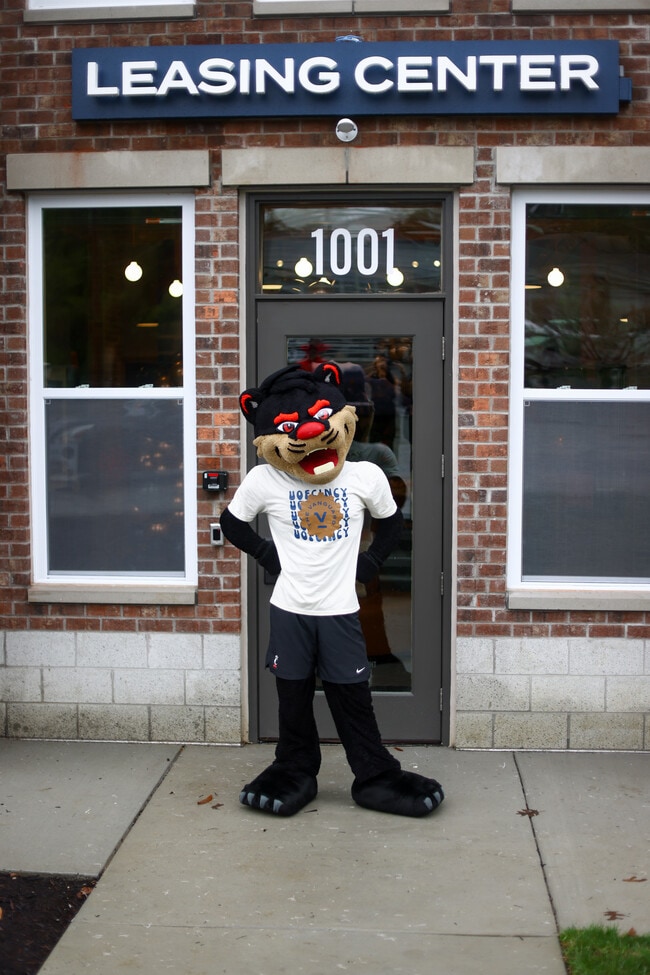 Leasing Office - Vanguard