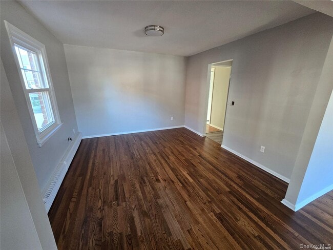 Photo - 70 E Valley Stream Blvd Unidad 2